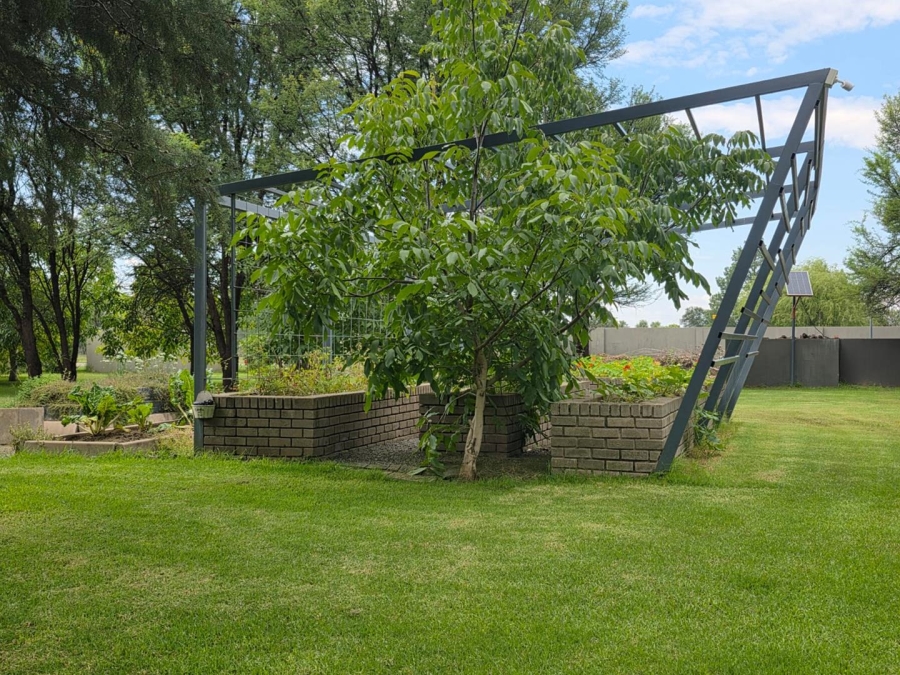 6 Bedroom Property for Sale in Maselspoort Free State